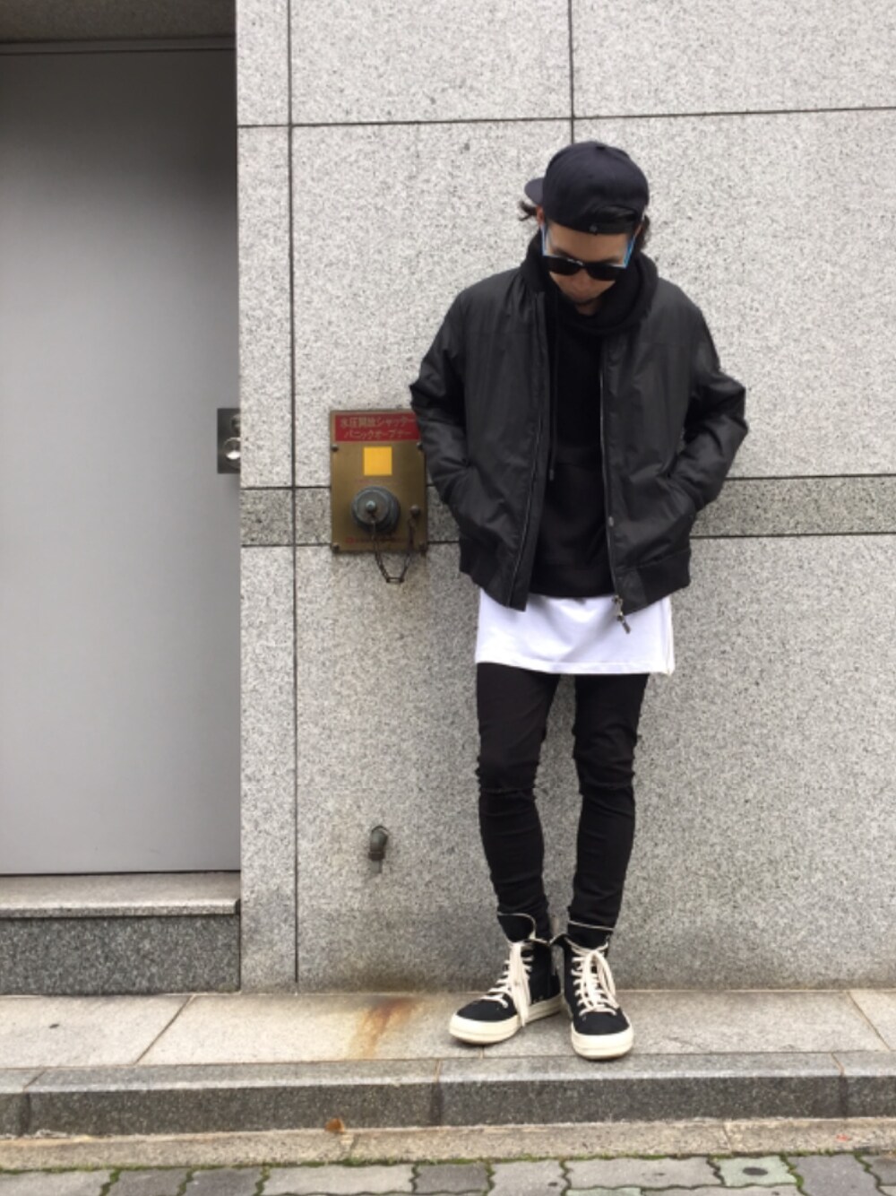 「d.gnak、L.H.P、drkshdw、Danke schon、ハイカットスニーカー、ビッグシルエット」｜「L.H.PのLHP/エルエイチピー/CHMPGN/シャンパン・シャンペン/CHMPGN　CLASSIC BLACK×WHITE（キャップ、ブラック系）」を使った、shintaro itoさん（メンズ・173cm）の夏コーディネートの1枚目の写真