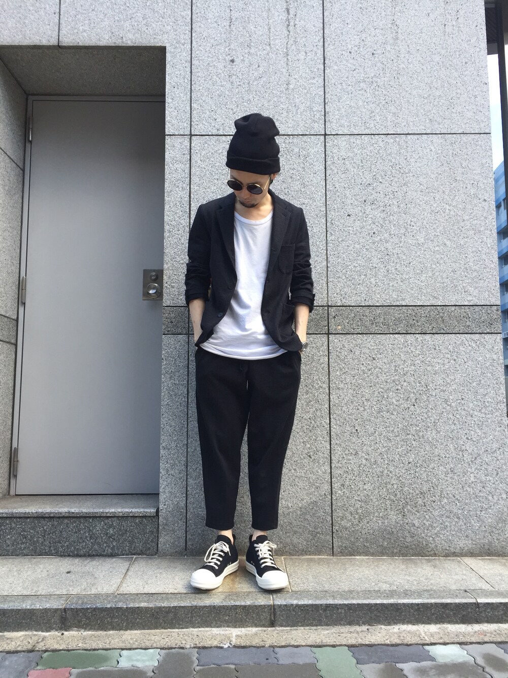 「LHP、08sircus、drkshdw、A.D.S.R.、カジュアルコーデ、春コーデ、オトナカジュアル、シンプル、ジャケット、セットアップ」｜「DRKSHDWのアイテム（スニーカー、ブラック系）」を使った、shintaro itoさん（メンズ・173cm）の冬コーディネートの1枚目の写真