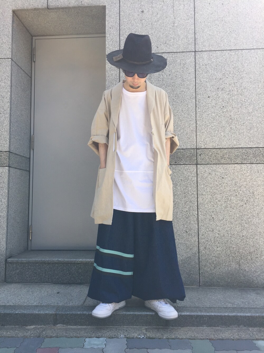 「LHP、Danke schon、RAF SIMONS、gosharubchinskiy、春コーデ、ラクチンコーデ、ワイドパンツ、Tシャツ、7分袖」｜「Gosha Rubchinskiyのアイテム（スニーカー、ホワイト系）」を使った、shintaro itoさん（メンズ・173cm）の春コーディネートの1枚目の写真