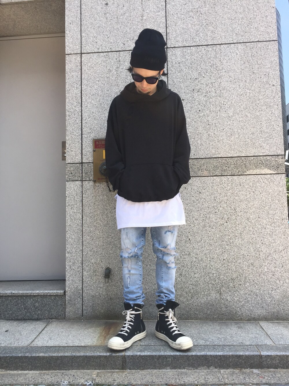 「LHP、HAIDER ACKERMANN、REPRESENT、drkshdw、ストリート、ラフ、スニーカー、春コーデ、ロング丈」｜「DRKSHDWのアイテム（スニーカー、ブラック系）」を使った、shintaro itoさん（メンズ・173cm）の春コーディネートの1枚目の写真