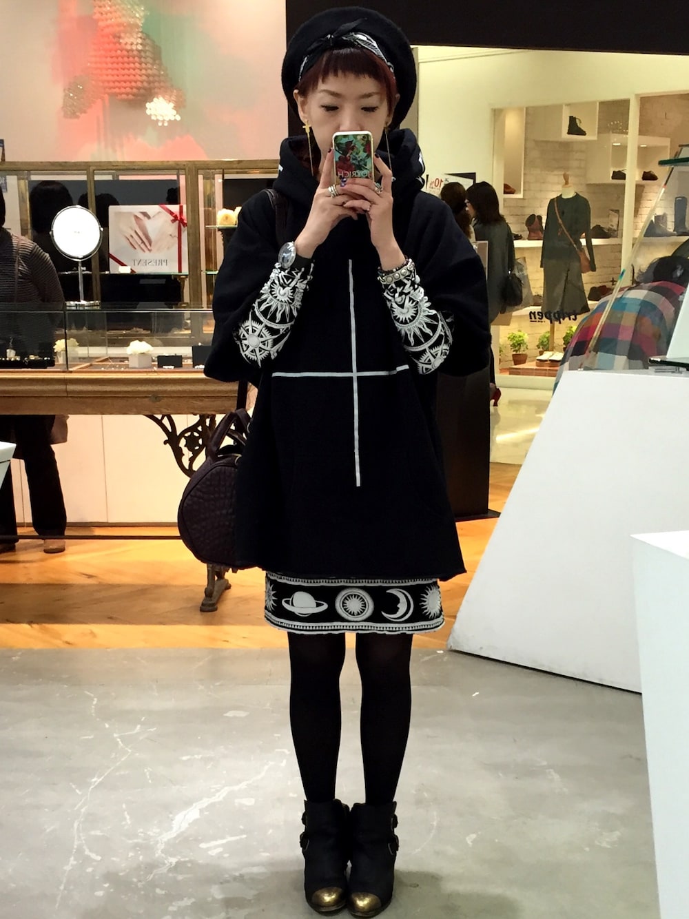 「Alexander Wang、AMBUSH、ktz、FRESH.I.AM、JEFFREY CAMPBELL」｜「KTZのアイテム（ワンピース、ブラック系）」を使った、RAEtheBAEさん（レディース・162cm）の秋コーディネートの1枚目の写真