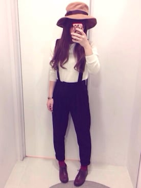 「黒パンツ」｜「アイテム（サロペット/オーバーオール）」を使った、りなこさん（レディース・157cm）の秋コーディネート