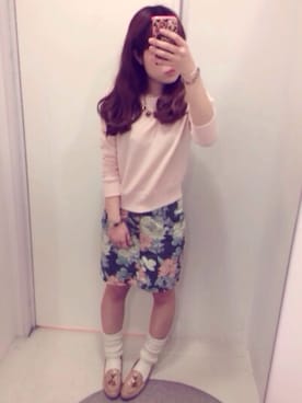 「花柄 スカート」｜「アイテム（その他シューズ）」を使った、りなこさん（レディース・157cm）の春コーディネート