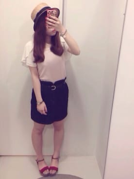 「赤い靴」｜「アイテム（サンダル）」を使った、りなこさん（レディース・157cm）の春コーディネート