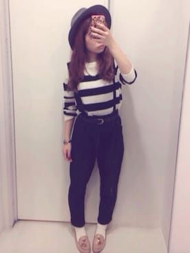「黒パンツ」｜「アイテム（サロペット/オーバーオール）」を使った、りなこさん（レディース・157cm）の秋コーディネート