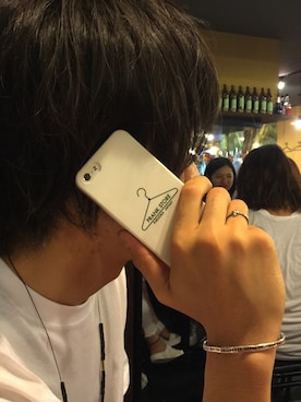 「iPhoneケース」｜「アイテム（その他）」を使った、タニヒロさん（メンズ・178cm）の秋コーディネート