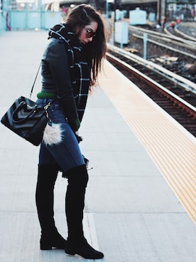 「OvertheKneeBoots_TBrand」｜Cynthia Schweitzerさん（レディース・150cm）の秋コーディネート