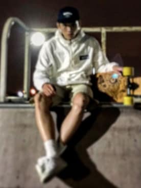 「VANS（バンズ）のアイテム（ダウンジャケット/コート）」を使った、 邱瀚毅 Oliver さん（メンズ・179cm）の秋コーディネート