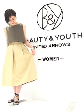 「BEAUTY&YOUTH UNITED ARROWS(ビューティーアンドユースユナイテッドアローズ)のBY ダブルクロスノースリーブブラウス(シャツ/ブラウス、ホワイト系)」を使った、Momoko Kiguchiさん(レディース・160cm)の夏コーディネート