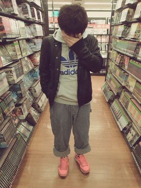 「adidas Originals（アディダスオリジナルス）のTREFOIL HOODIE（パーカー、グレー系）」を使った、こあらのまーちさん（メンズ・165cm）の秋コーディネート