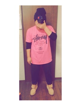 「STUSSY（ステューシー）のアイテム（Tシャツ/カットソー、ピンク系）」を使った、こあらのまーちさん（メンズ・165cm）の秋コーディネート