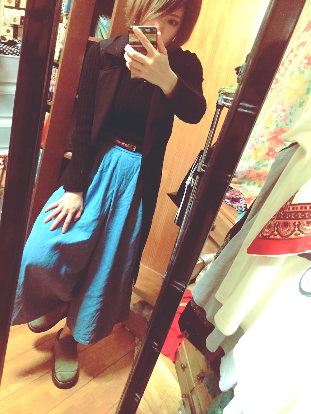 「ロングベスト」｜「マイルピアのアイテム（その他アウター、ブラック系）」を使った、みーさん（レディース・160cm）の春コーディネートの1枚目の写真