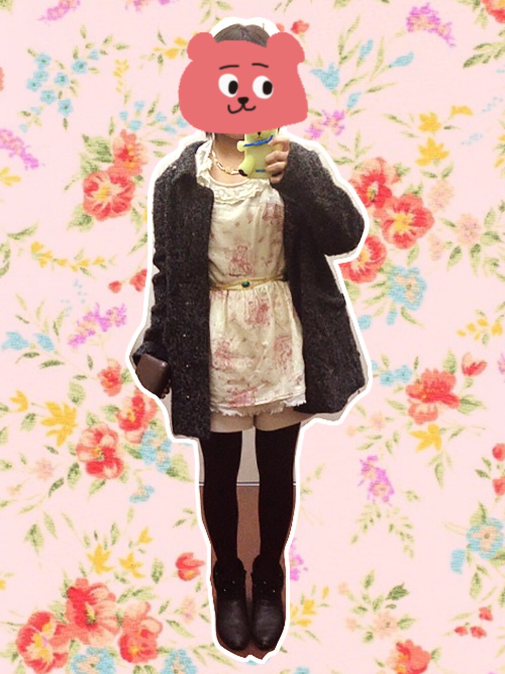 ホワイト系のその他トップス、グレー系のその他アウター、ゴールド系のベルトを着用したレディースの冬コーディネートの1枚目の写真