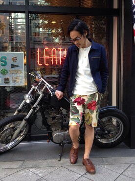 「青×白」｜「アイテム（ライダースジャケット）」を使った、ishizawaさん（メンズ・173cm）の春コーディネート