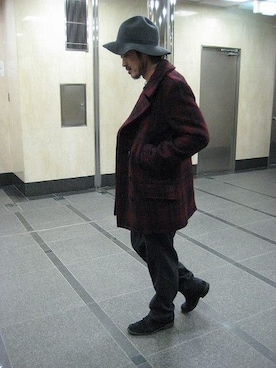 「ツバ広ハット」｜「アイテム（ピーコート）」を使った、ishizawaさん（メンズ・173cm）の冬コーディネート