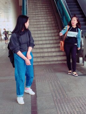 「アイテム（トートバッグ、オレンジ系）」を使った、평야さん（レディース・157cm）の春コーディネート