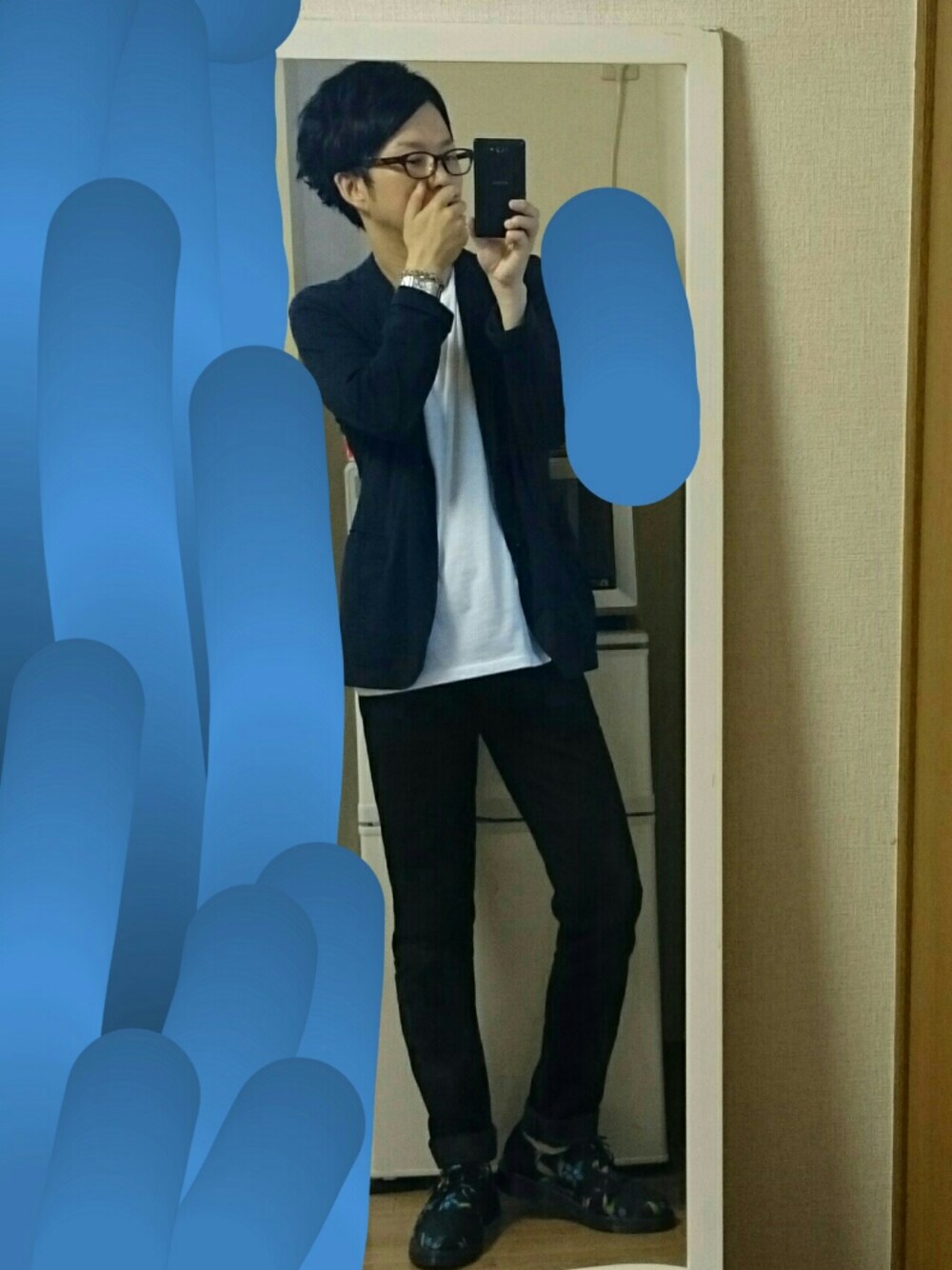 「黒、きれいめカジュアル、無地T、NIKE、ボタニカル柄、マーチン、Large House Satisfaction、還暦祝い、音楽で繋がる」｜「UNIQLOのアイテム（テーラードジャケット、ブルー系）」を使った、アベ㌢㍍さん（メンズ・170cm）の夏コーディネートの1枚目の写真