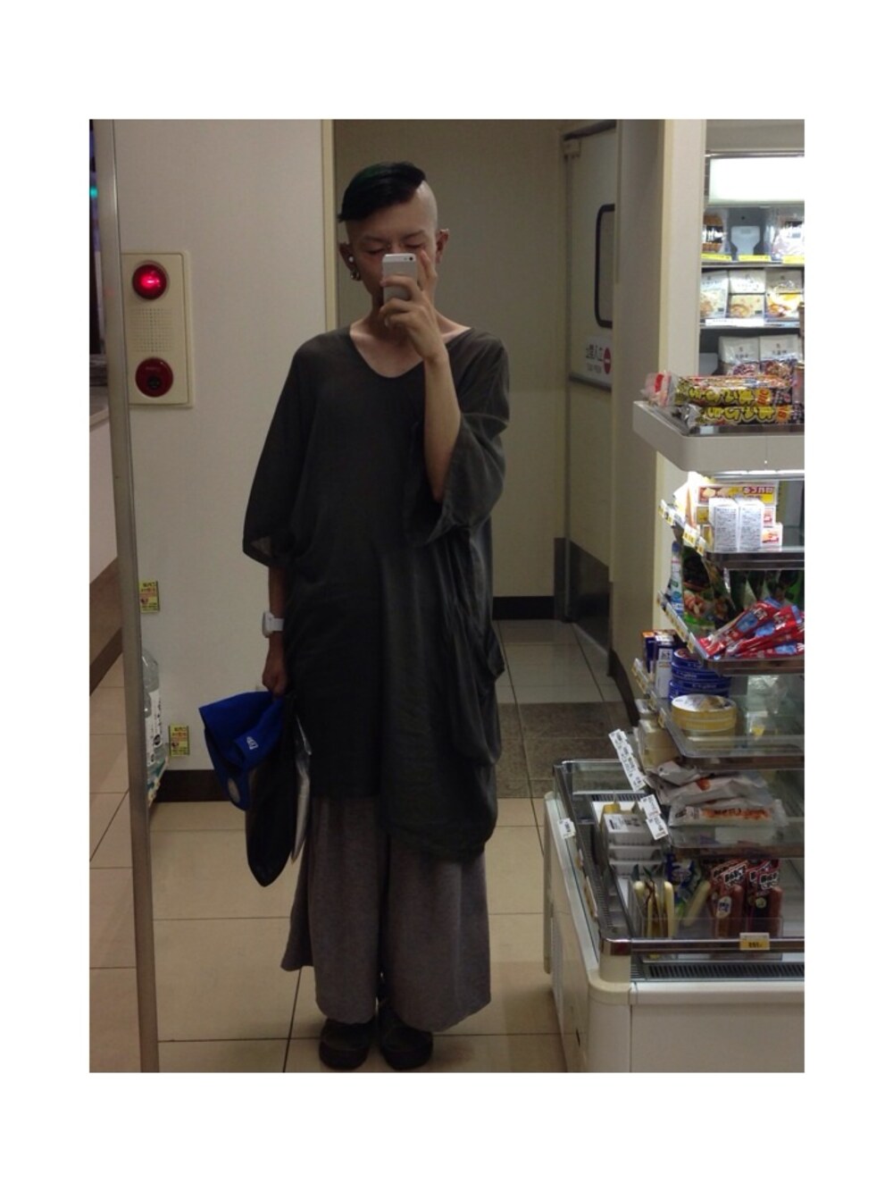 「UNIQLO、zucca」｜「Dogの縞馬ジャケット（ナイロンジャケット、グリーン系）」を使った、たんごさん（メンズ・175cm）の夏コーディネートの1枚目の写真