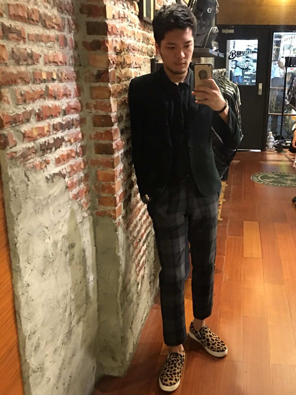 「UNDERCOVERのアイテム（その他シューズ、その他）」を使った、阿熏さん（メンズ・181cm）の夏コーディネートの1枚目の写真