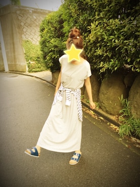 「アイテム（サンダル、ブルー系）」を使った、mariko-0801さん（レディース・162cm）の夏コーディネート