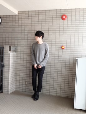 「usedのアイテム（ニット/セーター、グレー系）」を使った、えーたさん（メンズ・173cm）の春コーディネート