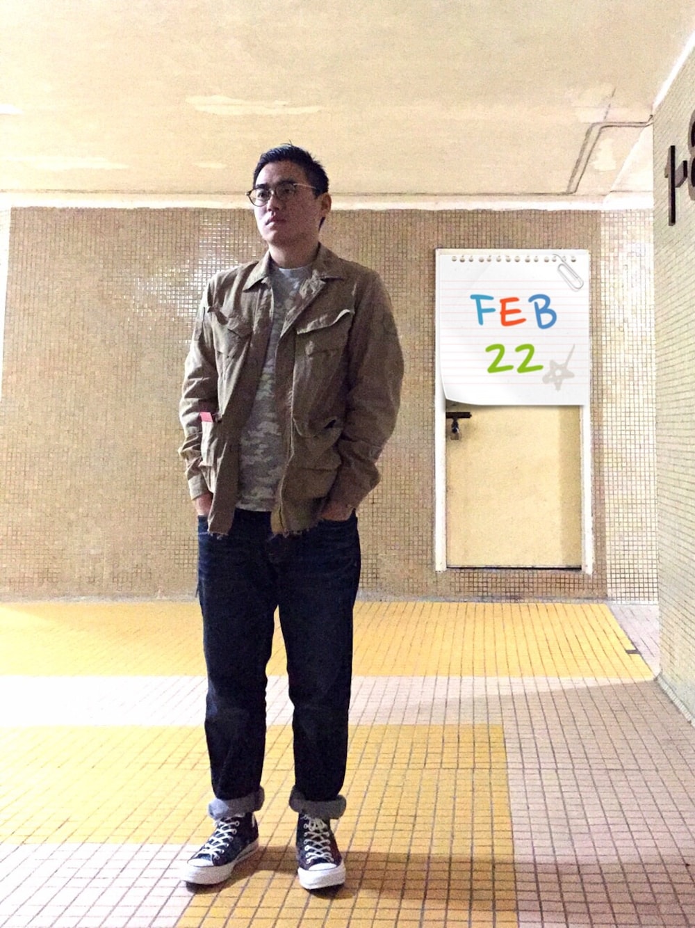 「converse、johnUNDERCOVER、military、DENIM BY VANQUISH & FRAGMENT、8eightseconds、KANEKOOPTICAL、hkboy」｜「JohnUNDERCOVERのアイテム（ミリタリージャケット、ベージュ系）」を使った、Cyrusさん（メンズ・168cm）の冬コーディネートの1枚目の写真