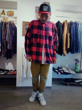 「CROSS COLOURS（クロスカラーズ）のアイテム」を使った、O.P.Eさん（メンズ・172cm）の秋コーディネート