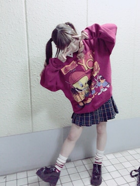 「トゥイーティー」｜「アイテム（スウェット）」を使った、平野友里(ゆり丸)さん（レディース・156cm）の冬コーディネート