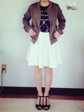 「黒サンダル」｜「アイテム（ジャケット/アウター）」を使った、あやのさん（レディース・143cm）の春コーディネート