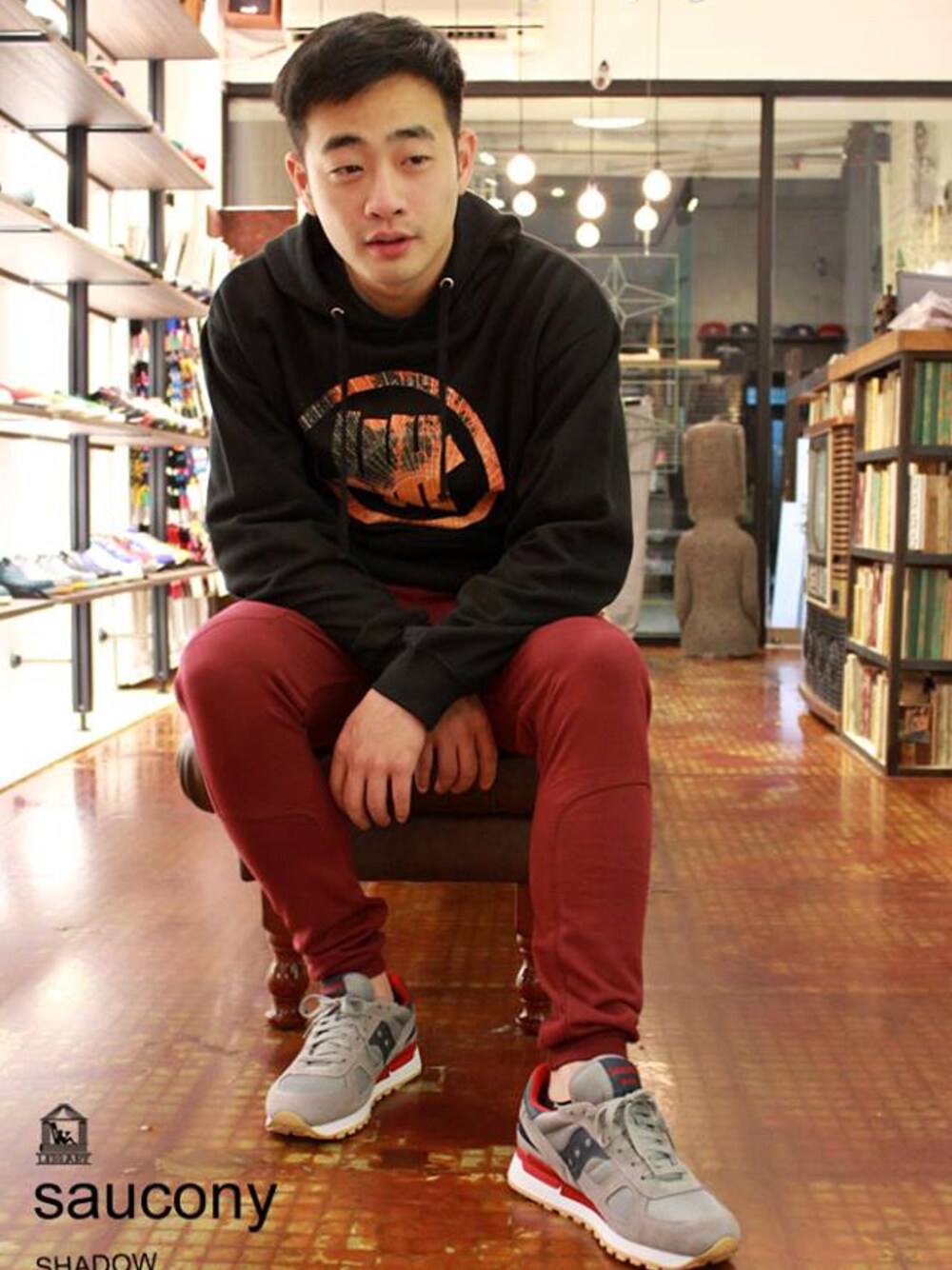 「undefeated、saucony、PUBLISH、jogger pants、library、fleece、saucony shadow」｜「UNDEFEATED のUNDEFEATED*asics 聯名連帽衣（その他トップス、ブラック系）」を使った、LIBRARYさん（メンズ・172cm）の冬コーディネートの1枚目の写真