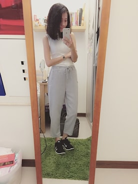 「CASIO」｜「アイテム（スラックス）」を使った、Euniceさん（レディース・158cm）の秋コーディネート