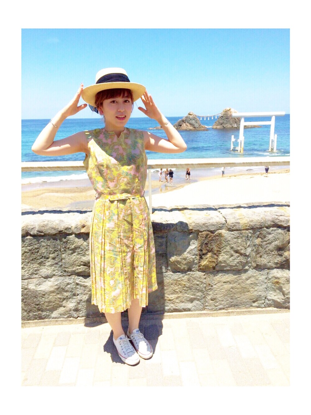 「ワンピース、カンカン帽、コンバース、古着、USA」｜「eechのアイテム（ワンピース、イエロー系）」を使った、mizukiさん（レディース・163cm）の春コーディネートの1枚目の写真