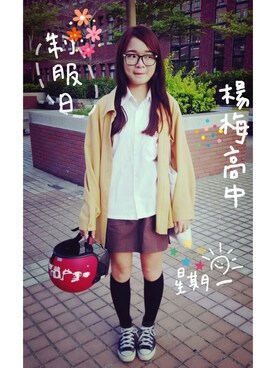 「アイテム（ピーコート）」を使った、林芳竹さん（レディース・158cm・10代）の秋コーディネート