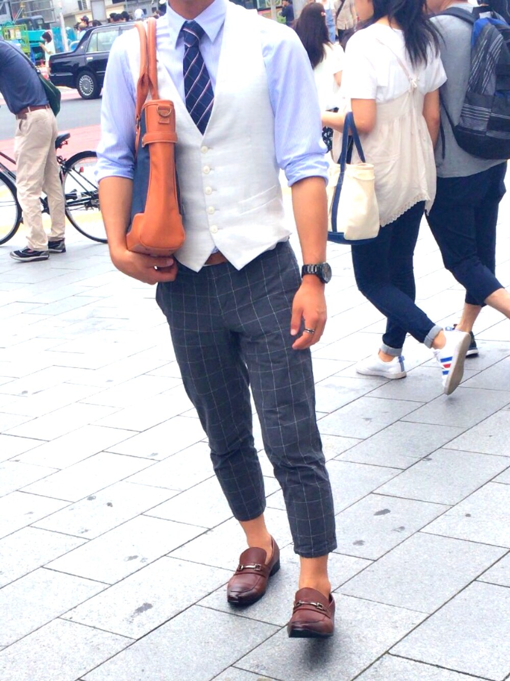 「in渋谷」｜「忘れました。のアイテム（トップス、ブルー系）」を使った、tksさん（メンズ・172cm）の夏コーディネートの1枚目の写真