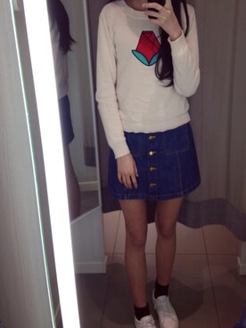 「H&M（エイチ・アンド・エム）のアイテム（デニムスカート、ブルー系）」を使った、树树Eさん（レディース）の春コーディネート