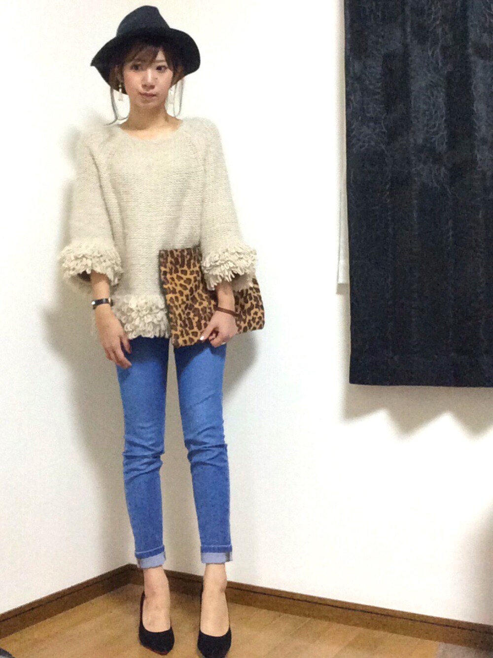 「シンプル、カジュアル、大人カジュアル、outfit、ニット、casual、デニム、titivate、ママコーデ、ベージュ」｜「titivateのﾌﾘﾝｼﾞﾗｸﾞﾗﾝｽﾘｰﾌﾞﾆｯﾄﾄｯﾌﾟｽ（ニット/セーター、ベージュ系）」を使った、♡Risa♡さん（レディース・160cm）の秋コーディネートの1枚目の写真