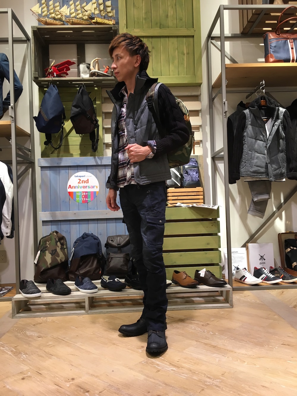 「秋のコーデ」｜「HIDEAWAYS NICOLEのアイテム（その他アウター、グレー系）」を使った、Daisuke Morimotoさん（メンズ・178cm）の秋コーディネートの1枚目の写真