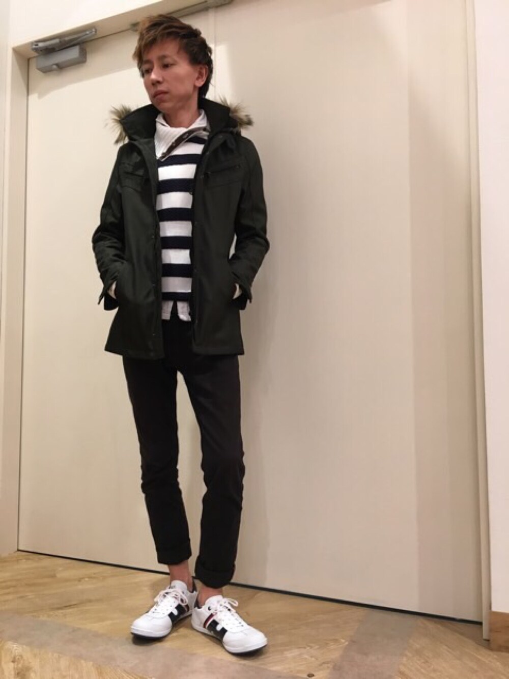 「モッズコート カーキ、ボーダーニット、変形トップス、モーブス」｜「HIDEAWAYS NICOLEのアイテム（モッズコート、グリーン系）」を使った、Daisuke Morimotoさん（メンズ・178cm）の秋コーディネートの1枚目の写真