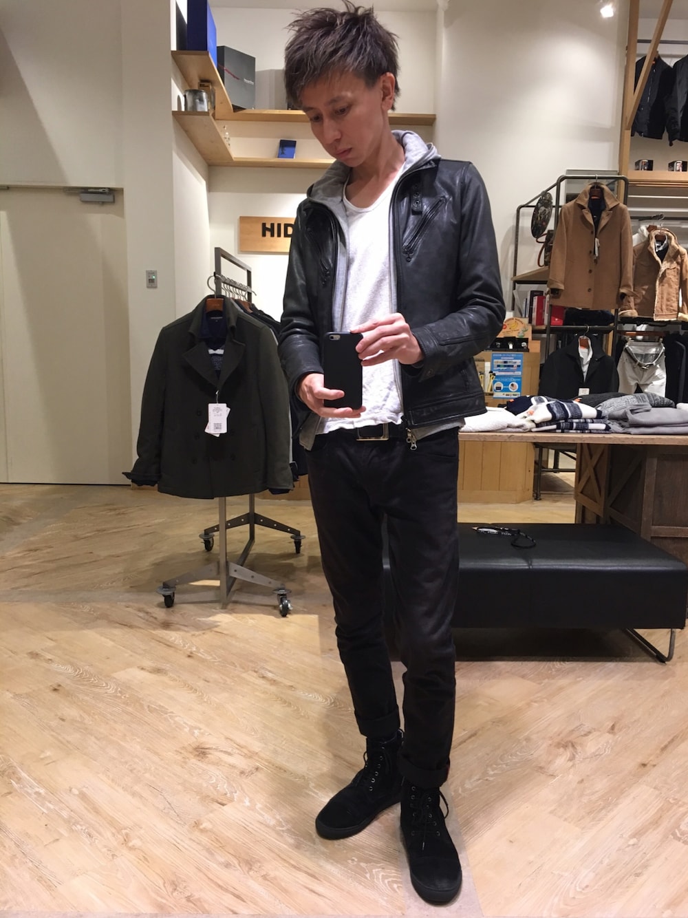 「レザーライダース、ブラックコーデ、ららぽーと和泉、ハイダウェイニコル、ニコルクラブフォーメン」｜「NICOLE CLUB FOR MENのアイテム（ライダースジャケット、ブラック系）」を使った、Daisuke Morimotoさん（メンズ・178cm）の秋コーディネートの1枚目の写真