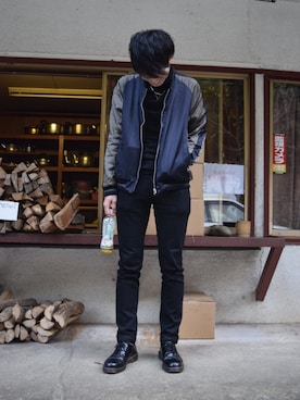 「黒タートルネック」｜「アイテム（ブルゾン）」を使った、yuki kwnさん（メンズ・180cm）の秋コーディネート