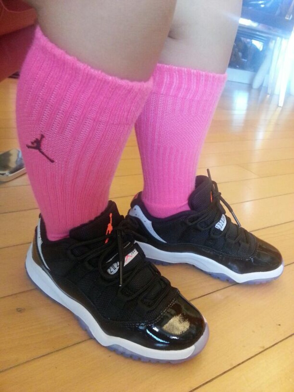 「AIR JORDANのアイテム（スニーカー、ブラック系）」を使った、Yeahsheさん（キッズ・110cm）の秋コーディネートの1枚目の写真