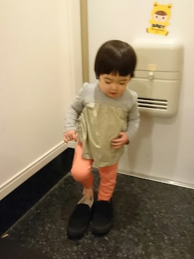 「チュニック」｜「アイテム（おもちゃ）」を使った、ぴりさん（キッズ・80cm）の冬コーディネート
