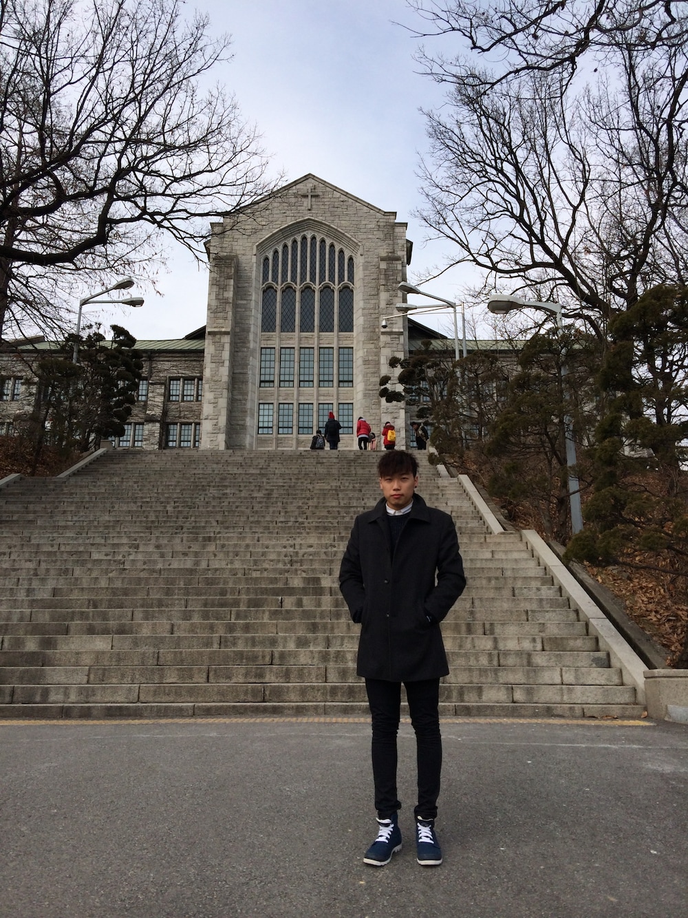 「korea、travel、school、korea style」｜「PULL&BEARのアイテム（ニット/セーター、ブルー系）」を使った、EricAuさん（メンズ・178cm）の夏コーディネートの1枚目の写真
