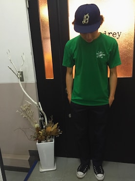 「アイテム（Tシャツ/カットソー、グリーン系）」を使った、kengoさん（メンズ・175cm）の夏コーディネート