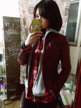 「アイテム（ライダースジャケット、レッド系）」を使った、Yamashita Mayumiさん（レディース・166cm）の冬コーディネート