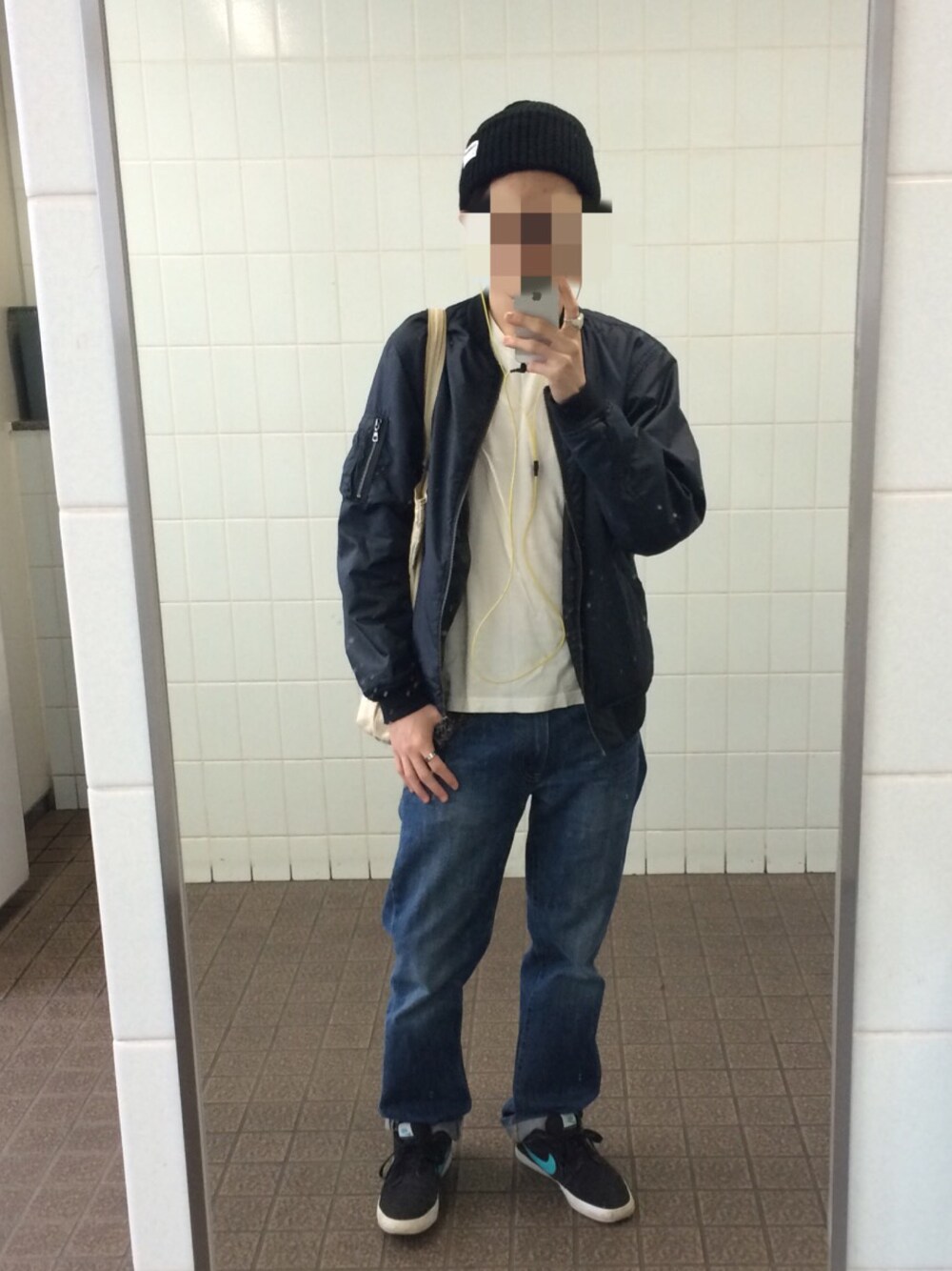 「NIKEのNIKE CLASSIC CORTEZ NYLON【SP】（スニーカー、ブラック系）」を使った、Nissyさん（メンズ・170cm）の秋コーディネートの1枚目の写真