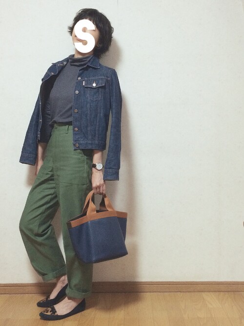 「ハイネック」|搭配休闲短裤的女性时尚穿搭总览