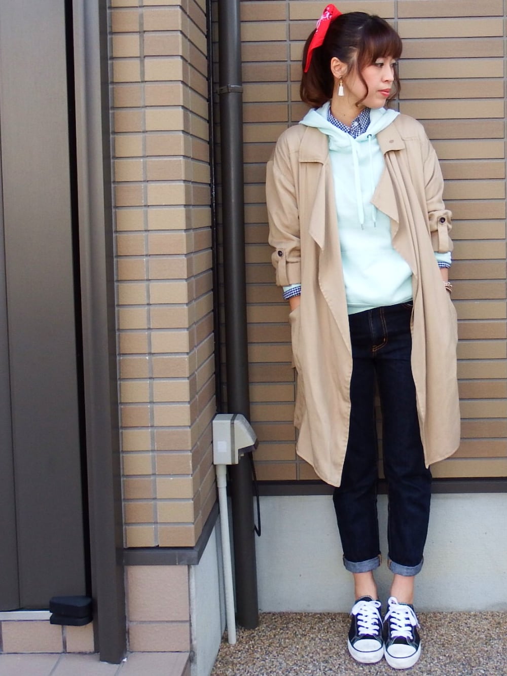 「アダルトおカワたん部、アダルトポニー🐴、バンダナ、フーディー、ドラフトJS、テロンチ」｜「JEANASISのガールフレンドテーパードデニムパンツ/569775（デニムパンツ、ブルー系）」を使った、miho🅰ニコさん（レディース・165cm）の春コーディネートの1枚目の写真
