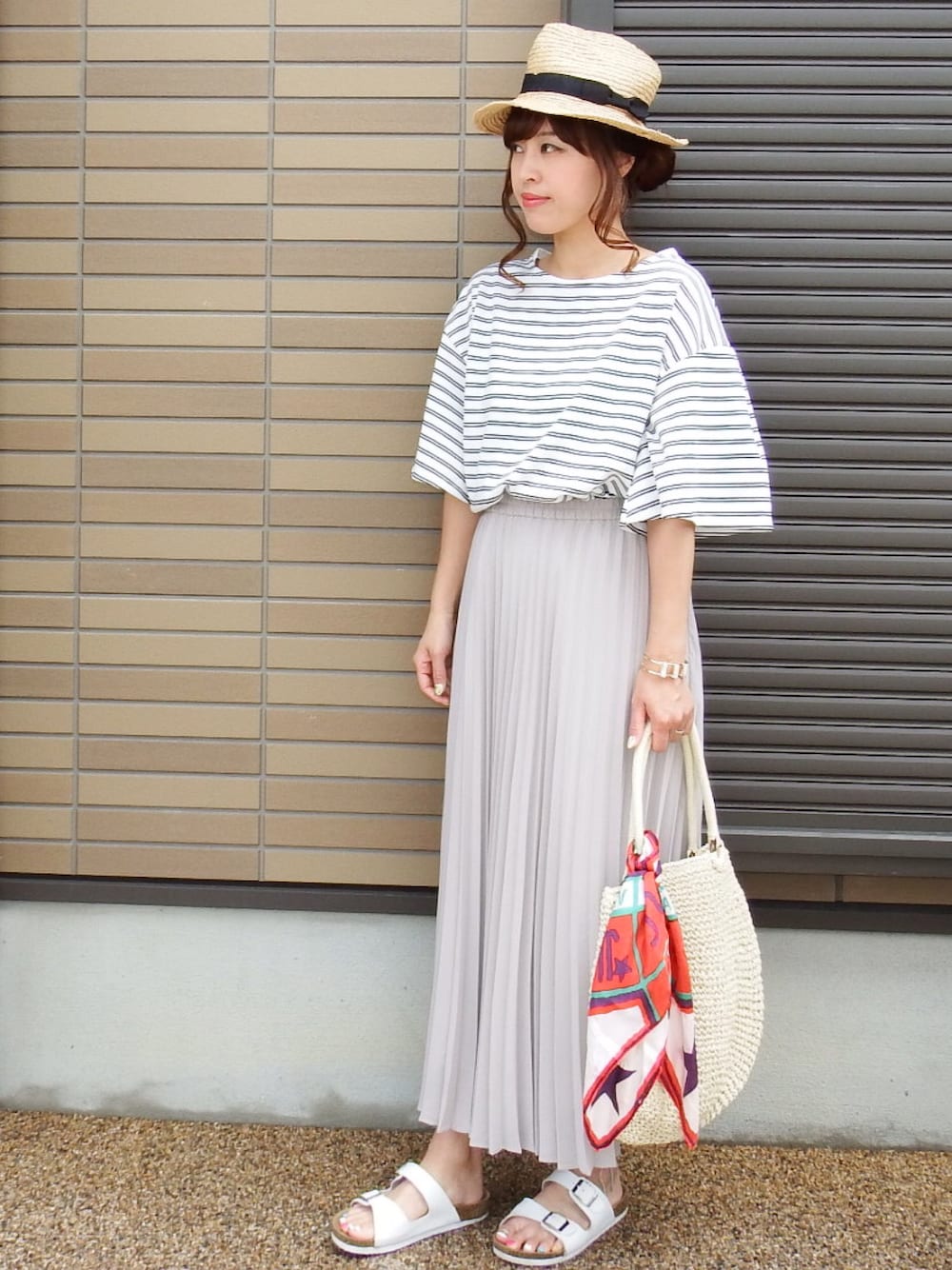 「アダルトおカワたん部、ドラフトNU、プリーツスカート、袖フリル、サンダル、ハット、かごバッグ、ありがとう❤️」｜「NANO universeのフレアスリーブボーダープルオーバー（Tシャツ/カットソー、ホワイト系）」を使った、miho🅰ニコさん（レディース・165cm）の春コーディネートの1枚目の写真