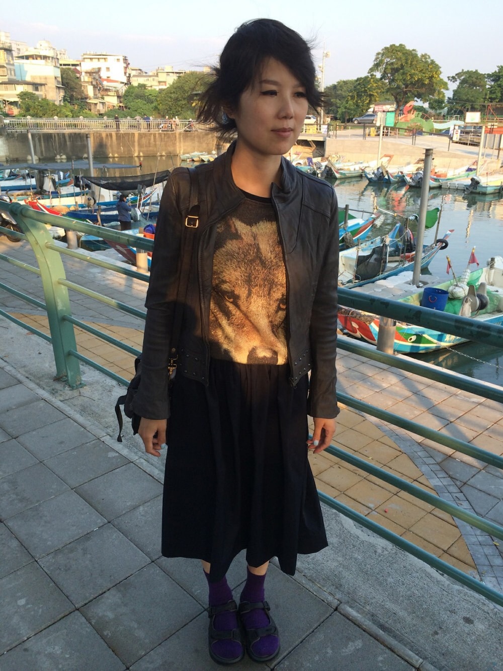 「ZARA BASICのアイテム（スカート、ブルー系）」を使った、CLさん（レディース・165cm）の秋コーディネートの1枚目の写真